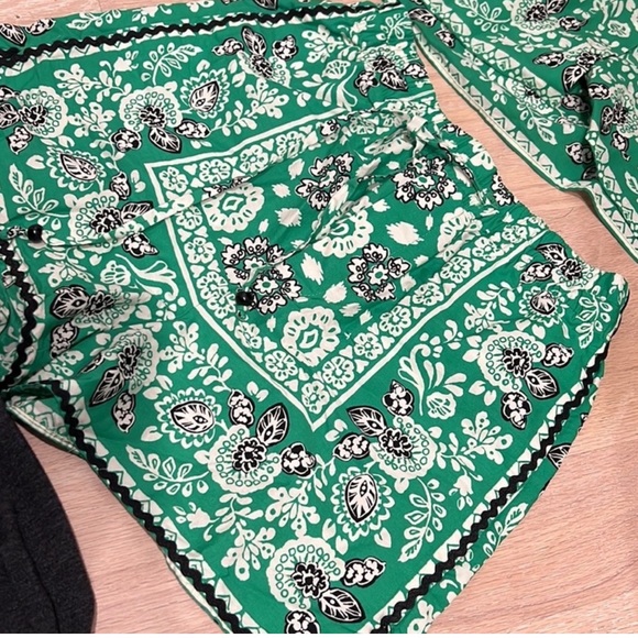 Matching set - Picture 3 of 3